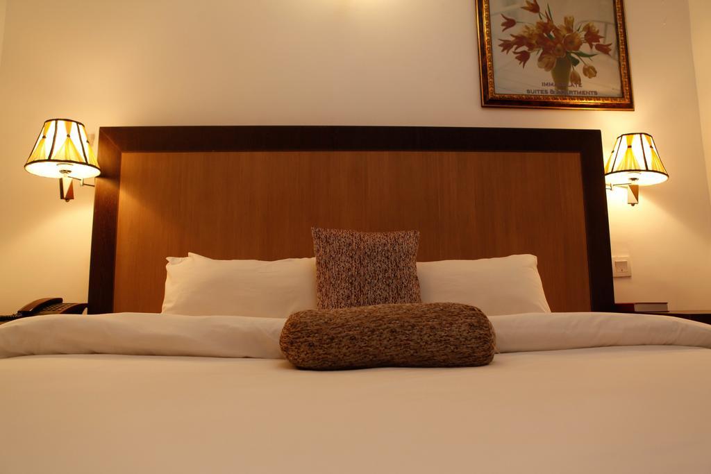 Immaculate Suites And Apartments Mobushipe Room photo