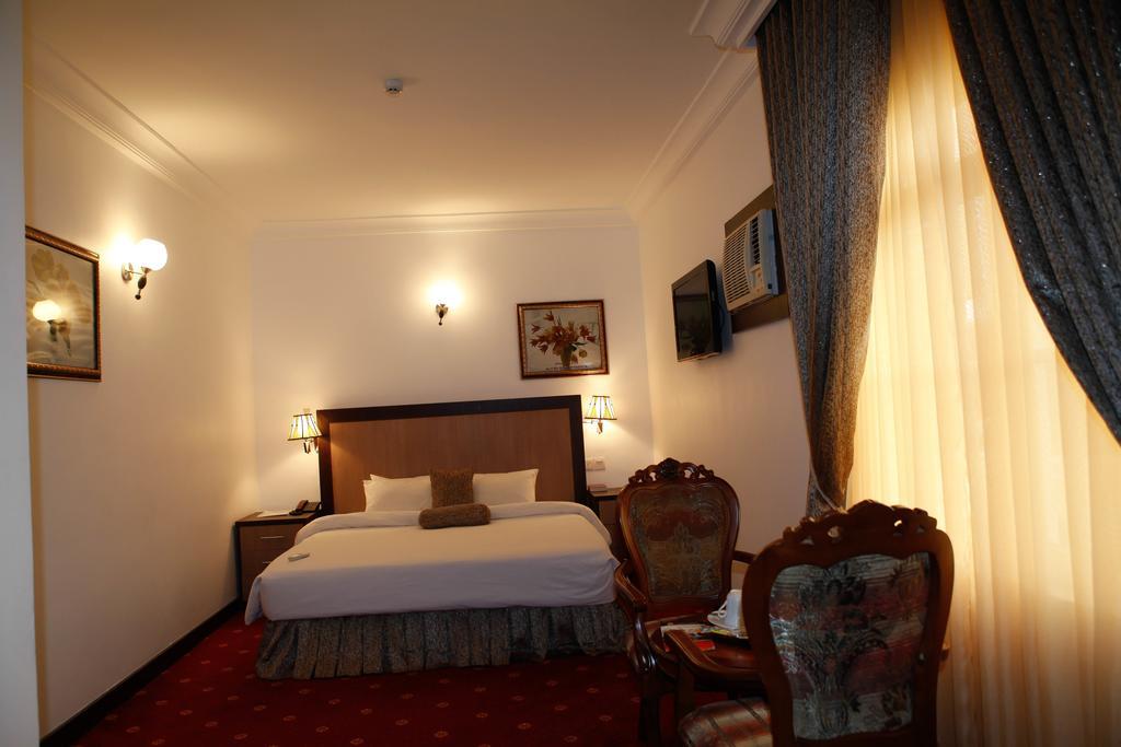 Immaculate Suites And Apartments Mobushipe Room photo